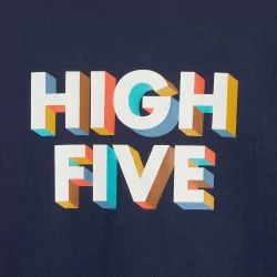 تي شيرت مع عبارة "High Five"