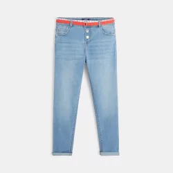 5-pocket mom jeans and double belt
