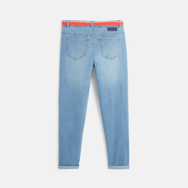 5-pocket mom jeans and double belt