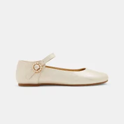 Shiny ballet flats with buckle