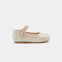 Chic ballet flats with strap