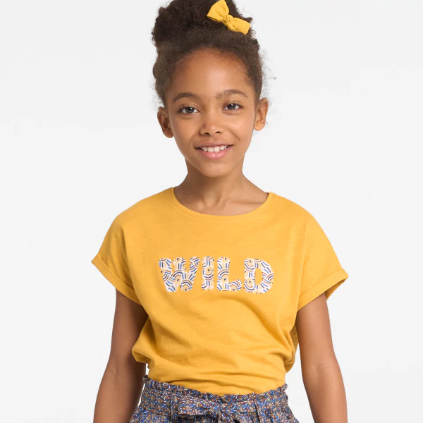 Girl's yellow short-sleeve T-shirt with embroidered slogan