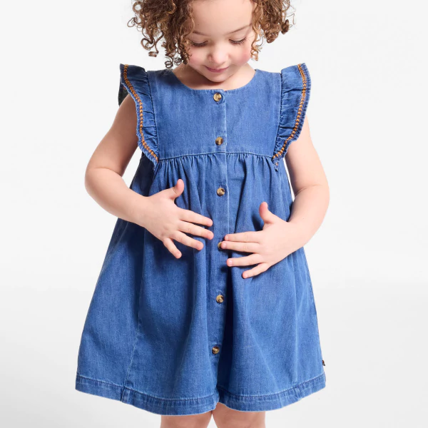 فستان دنيم ناعم باللون الأزرق للفتيات الصغيرات